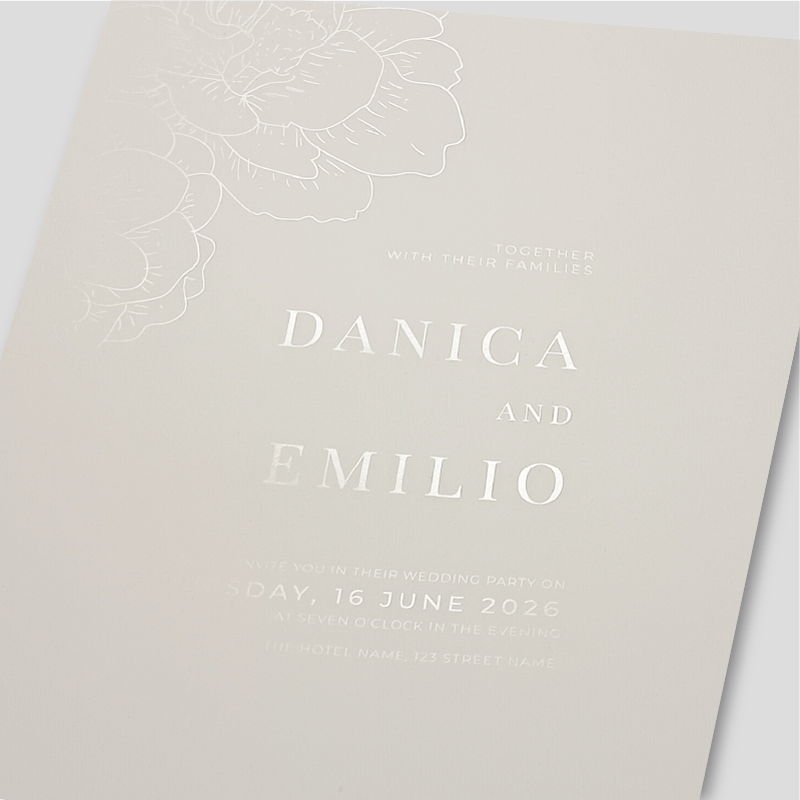 マットコート160kg
※白色の用紙に印刷すると、光の加減で見えたり見えづらかったりします。